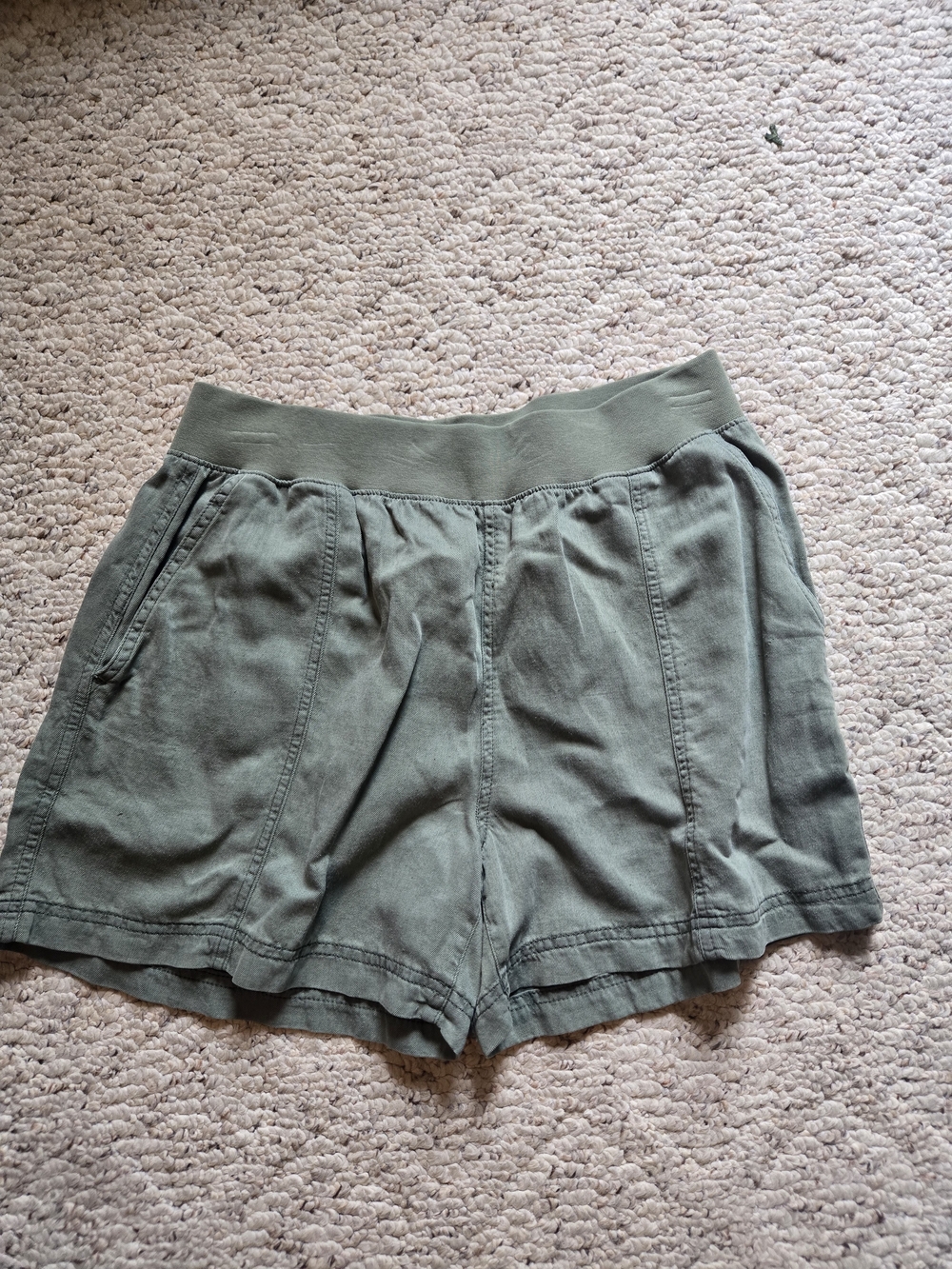 Faherty Olive Green Pull-On Women's Shorts Medium